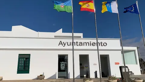 Fachada del Ayuntamiento de Tías.