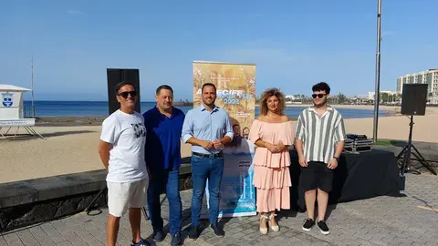 Arrecife Summer Fest. Presentación hoy en la playa del Reducto por el alcalde, la concejal de Turismo, y el concejal de Playas. Junto a DJs