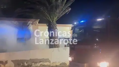Imagen del incendio del albergue de La Santa.