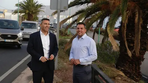 El presidente, Oswaldo Betancort, junto al vicepresidente, Jacobo Medina, en la LZ-20