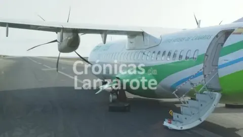 Imagen del estado del avión tras sufrir el accidente durante el aterrizaje. (1)