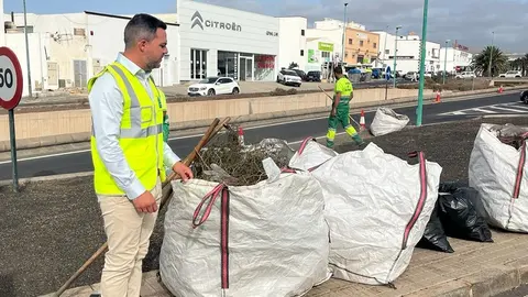 El vicepresidente, Jacobo Medina, en los márgenes de las carreteras (2)