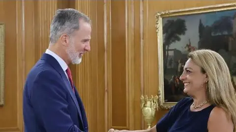 Cristina Valido junto a Felipe VI.
