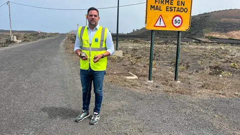 El vicepresidente y consejero de Obras Públicas, Jacobo Medina