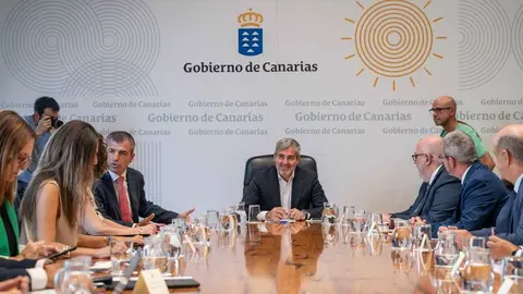 Fernando Clavijo presidiendo el encuentro económico este viernes.