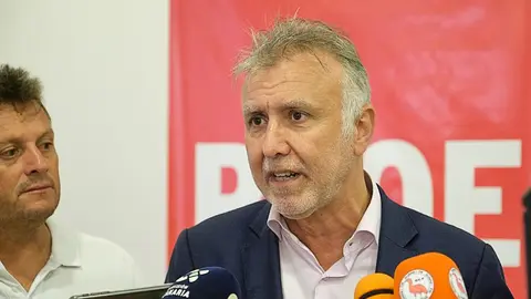 Ángel Víctor Torres.