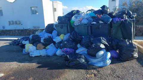 Imagen de la basura de Playa Blanca.
