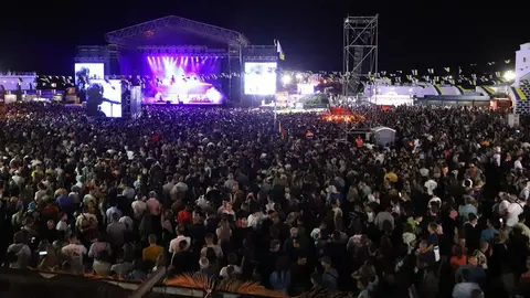 Imagen del lleno que hubo en la plaza de Mancha Blanca