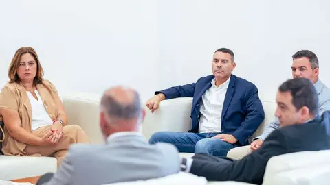 Imagen del presidente del Cabildo en el encuentro que mantuvo este lunes con la nueva presidenta de la Autoridad Portuaria.