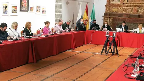 Imagen de archivo de un pleno de Teguise celebrado en el pasado mandato.