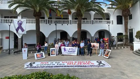 Imagen de la manifestación que realizaron este viernes frente al Ayuntamiento