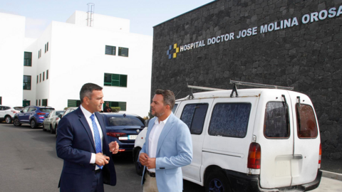 El presidente, Oswaldo Betancort, junto al vicepresidente, Jacobo Medina.