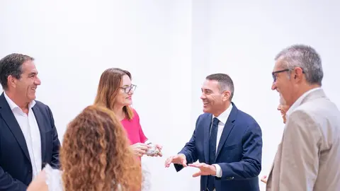 El presidente del Cabildo y la consejera del Gobierno de Canarias antes de la reunión de trabajo.