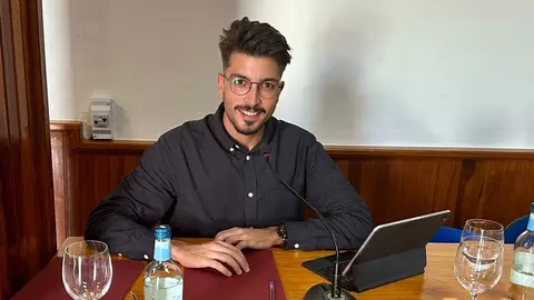 Jeziel Martín en el pleno del Ayuntamiento de San Bartolomé.