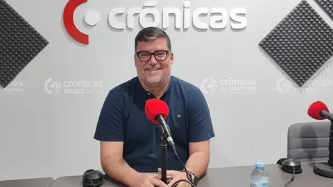 Isidro Pérez en Crónicas Radio.