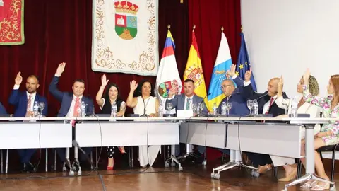 Imagen de archivo de la votación en un pleno.