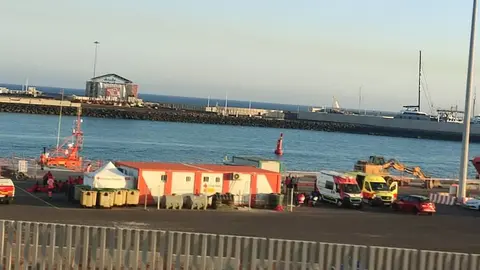 Imagen de Puerto Naos justo antes de que montaran las carpas este jueves