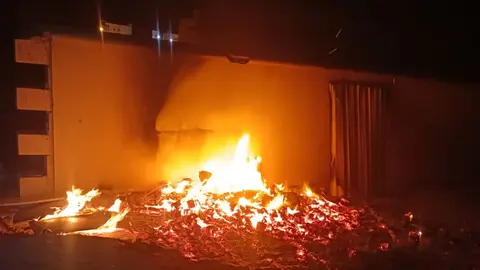 Imagen de la vivienda a la llegada de los bomberos