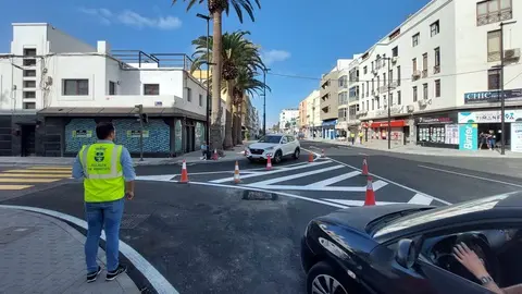 Los tres carriles de circulación en la calle Manolo Millares han entrado en funcionamiento este martes