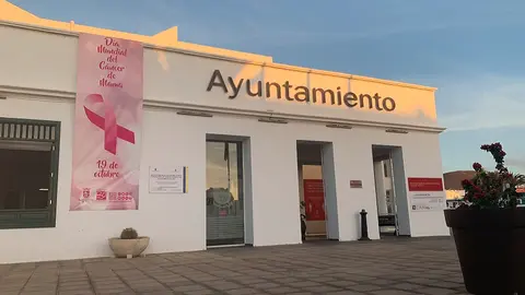 Fachada del Ayuntamiento de Tías.