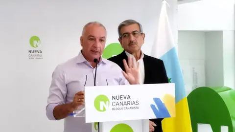 Luis Campos y Román Rodríguez en una rueda de prensa.