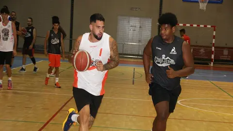 Pedro Hernández durante un entrenamiento del Conejeros.