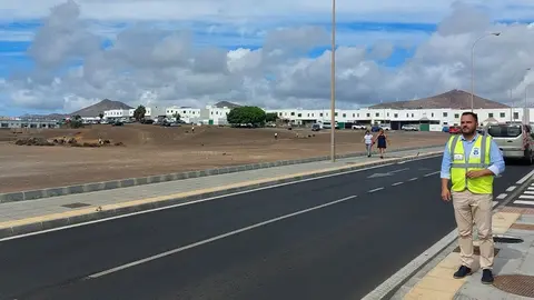 Calle Tenderete en Argana Alta. El alcalde de Arrecife informa que est&aacute; en licitaci&oacute;n las obras del nuevo alumbrado p&uacute;blico de esta v&iacute;a