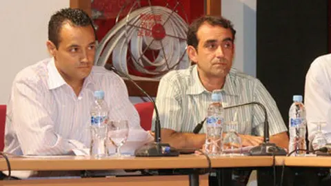 Miguel Ángel Cáceres a la izquierda cuando fue concejal de CC en Yaiza.