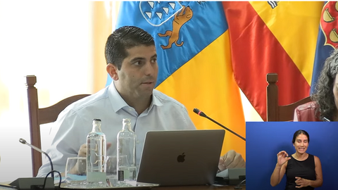 Benjamin Perdomo en el pleno del Cabildo de Lanzarote.