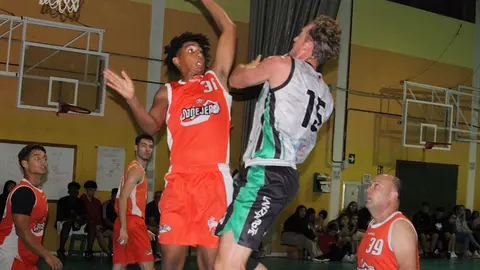 Imagen del choque entre el Conejeros y el Maramajo.