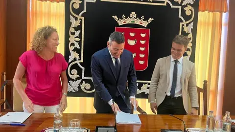 El presidente del Cabildo con el gerente de la Sociedad de Promoción Exterior de Lanzarote