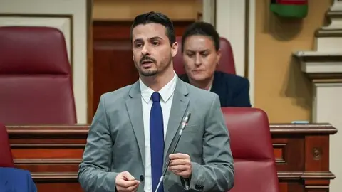 David Toledo en el Parlamento de Canarias.