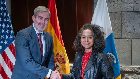 El presidente de Canarias, Fernando Clavijo, y la embajadora de Estados Unidos en España, Julissa Reynoso, en Tenerife.