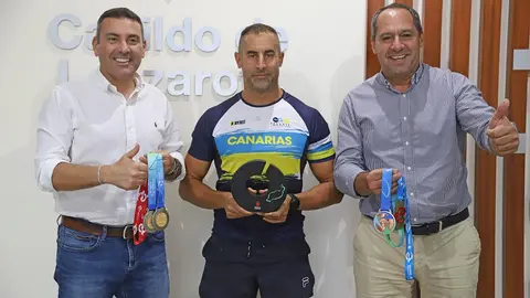 Recepción de Lionel Morales.