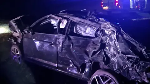 Imagen del coche y los servicios de asistencia