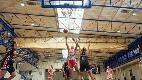 Baloncesto Liga Femenina. RCNT & MAGECTIAS