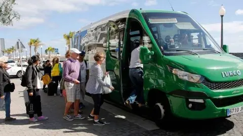Imagen de la guagua lanzadera utilizada en el anterior mandato.