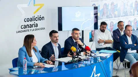 Imagen de los representantes de CC este lunes por la mañana en la sede de Arrecife.