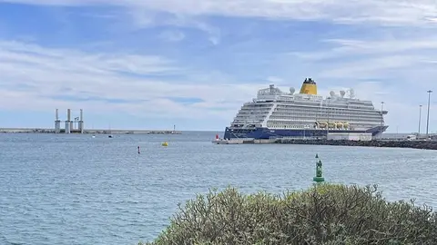 Arrecife. Muelle de Cruceros al fondo. El alcalde de Arrecife valora estas buenas estadísticas