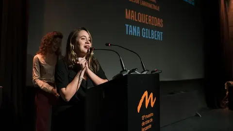 Imagen de uno de los momentos más emocionantes de la Muestra de este año, el reconocimiento al mejor largometraje