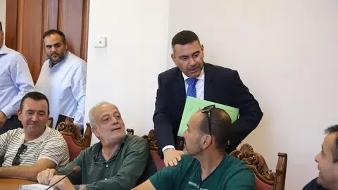 Presentación de ganaderos en el Cabildo.