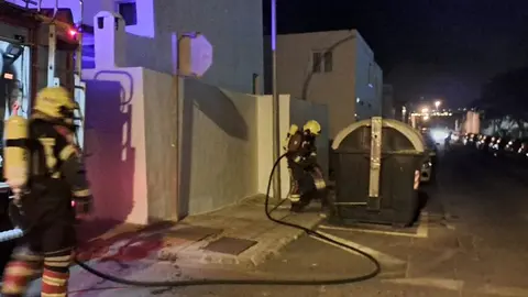 Momento de la actuación de los bomberos
