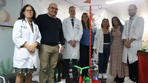 Entrega del triciclo portasueros donado al centro hospitalario