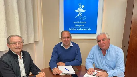 Juan Monzón junto a Miguel Ángel Domínguez y Víctor Rodríguez