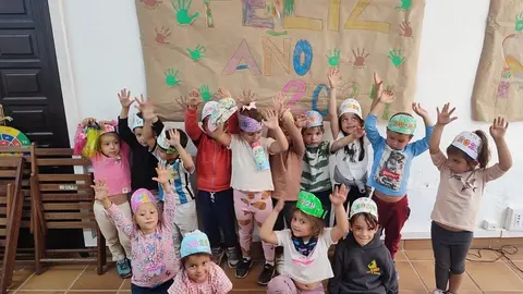 Niños disfrutando de los talleres del Ayuntamiento de Tías.