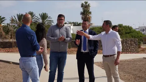 Oswaldo Betancort y Jacobo Medina junto a Isidro Pérez y Raúl de León