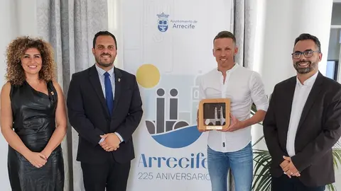 El árbitro internacional Alejandro Hernández, embajador del 225 aniversario de Arrecife