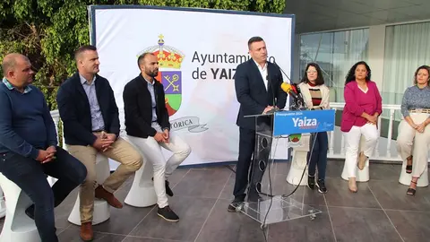 Óscar Noda junto al resto de componentes de su Gobierno en la rueda de prensa de presentación de los presupuestos.