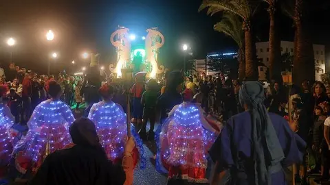 Imagen de la gente que se agolpó durante el recorrido