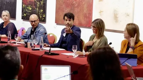 Marcos Bergaz junto al grupo municipal PSOE Teguise